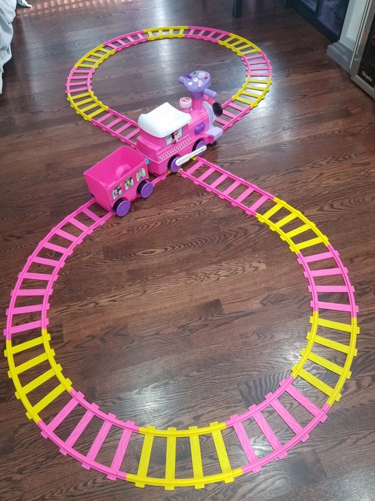 Minnie Mouse Riding Choo Choo Train with tracks Toy