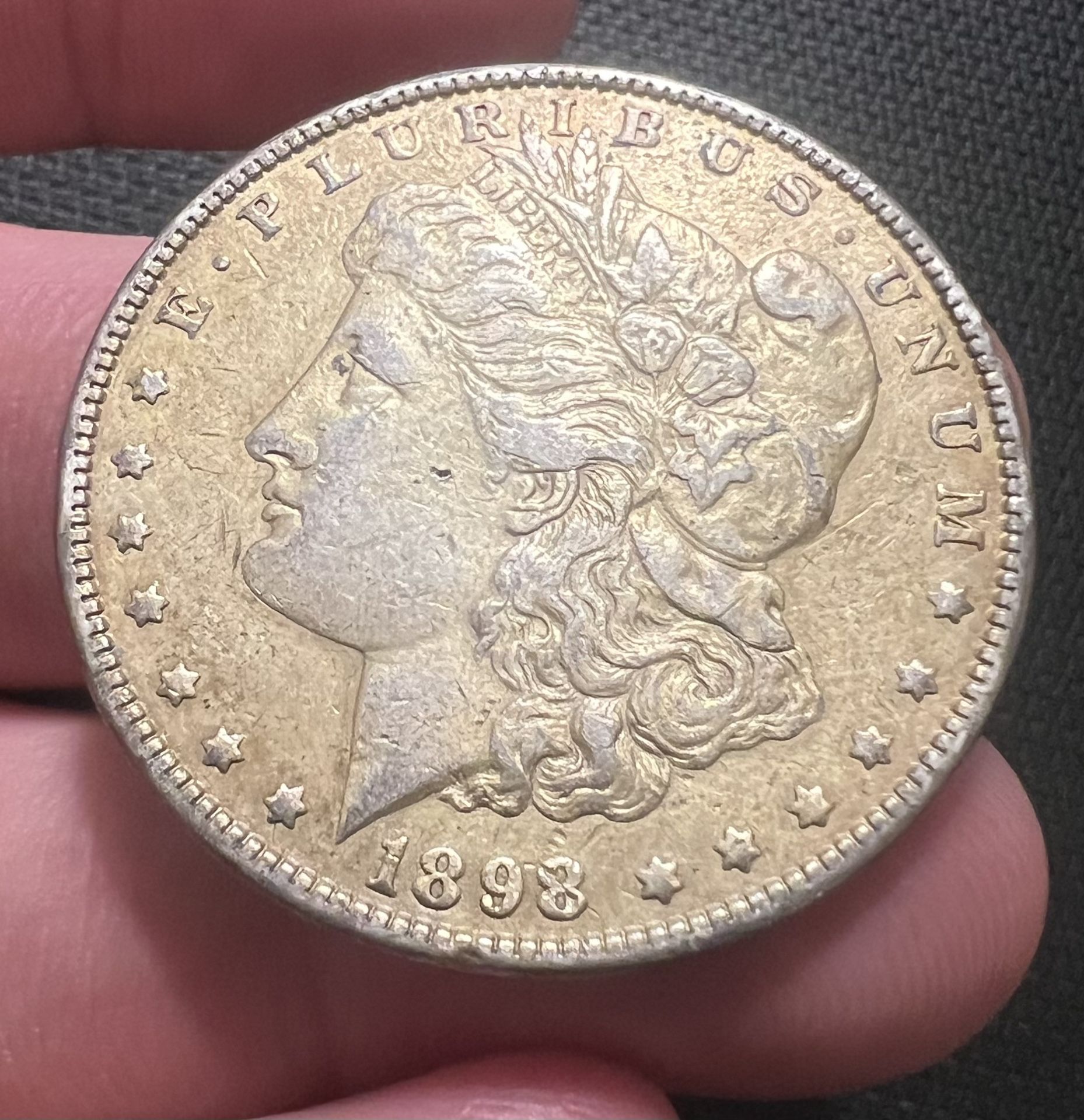 🤩Beautiful Gold Toned Morgan🤩