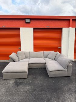 New Restoration Hardware Cloud Sofa 🚚