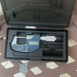 Digital Micrometer 