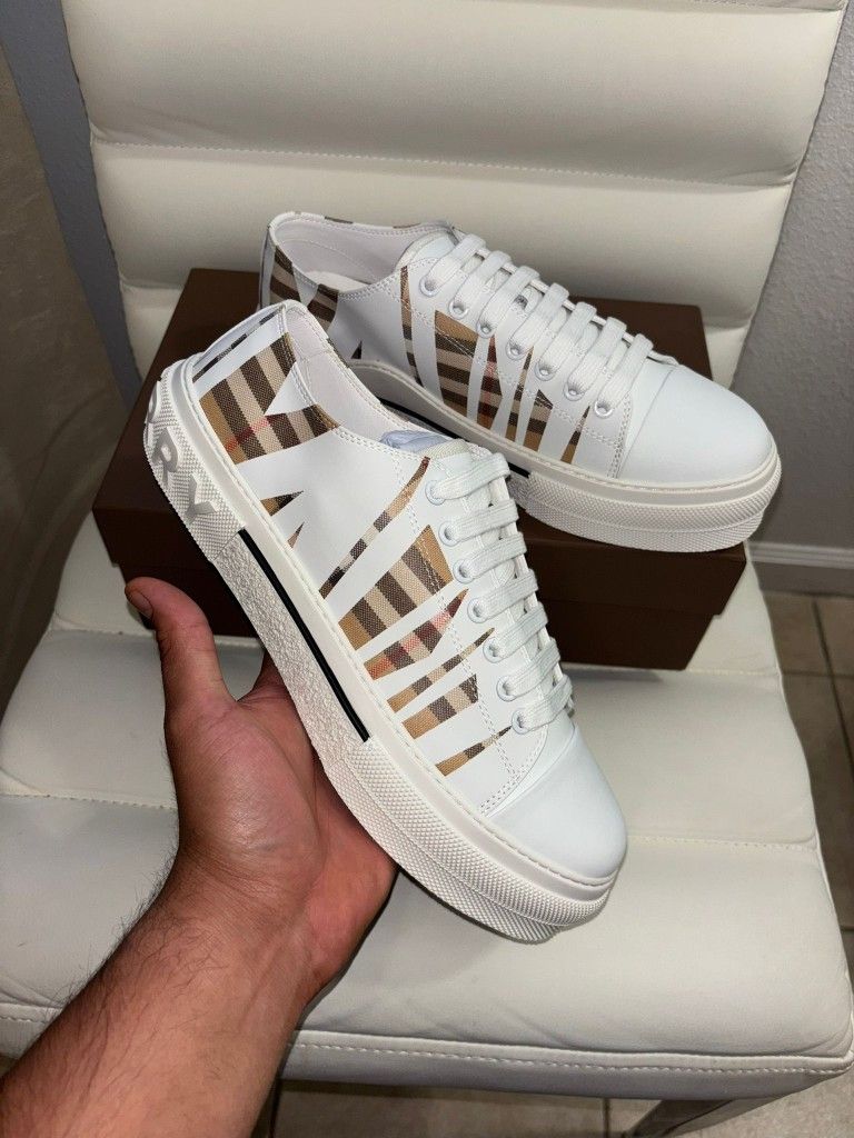 Burberry Shoes 280