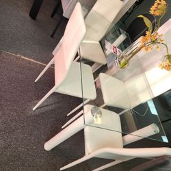 DINING TABLE WITH 4 CHAIRS 