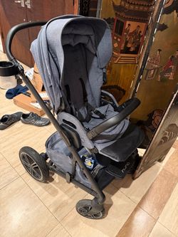 Nuna stroller with most attachments