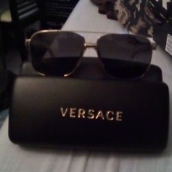 Versace  Sunglasses! Model#2147 Excellent Condition Comes With Case