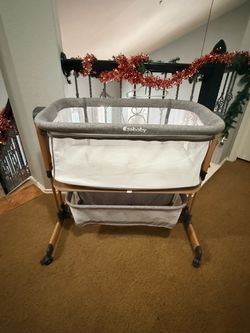 Excellent Condition!!! Ezebaby 3-in-1 Baby Bassinet, Rocking Baby Bassinets Bedside sleeper