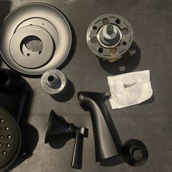 "American Standard Rumson Single-Handle 1-Spray Tub and Shower Faucet with 1.8 GPM in Matte Black (Valve Included)