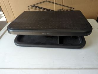 Monitor riser with storage