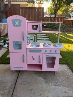 Play kitchen