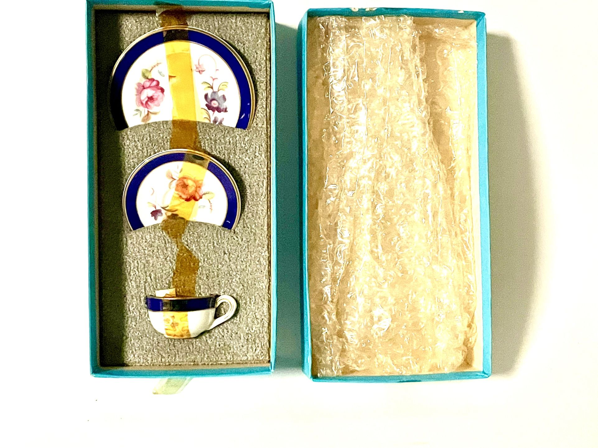 Vintage Coalport Bone China Discontinued Titania Mini Cup Saucer Plate Set