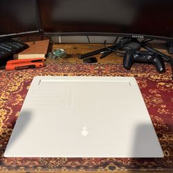 Gaming Laptop - Alienware x15 R2 15.6” 3070 TI