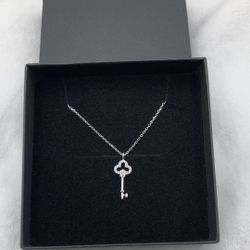 925 Sterling Silver Key Clavicle Charm Chain Necklace