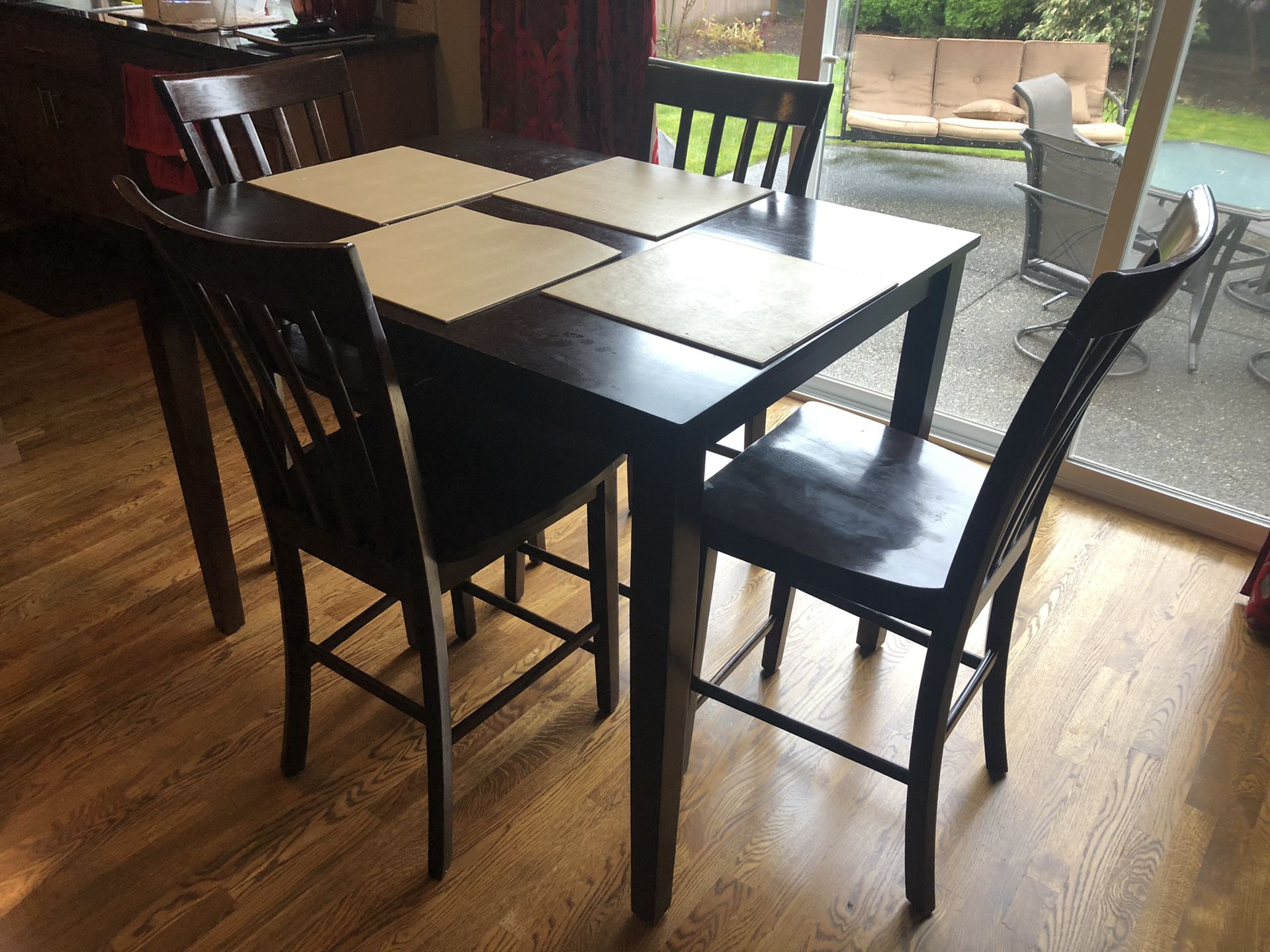 Nook table for 4