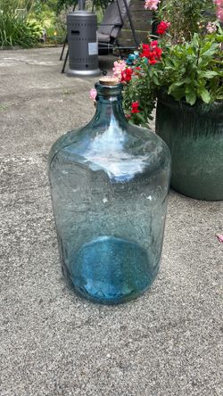 5 gallon glass water jug