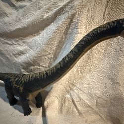 Jurassic World: Dominion Dreadnoughtus 5-Foot Long Poseable Dinosaur Figure