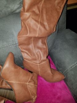 Close to new boots 7.5