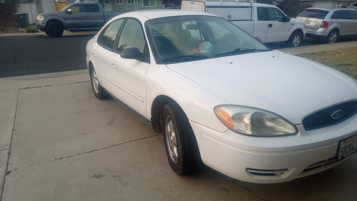 2006 Ford Taurus