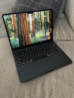 MacBook Air 13.6" M2 16gb Ram 256gb SSD Midnight