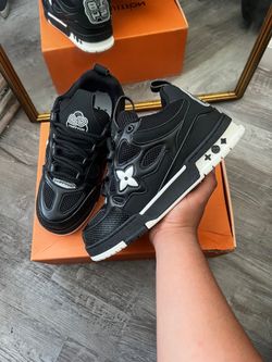 LV stake black