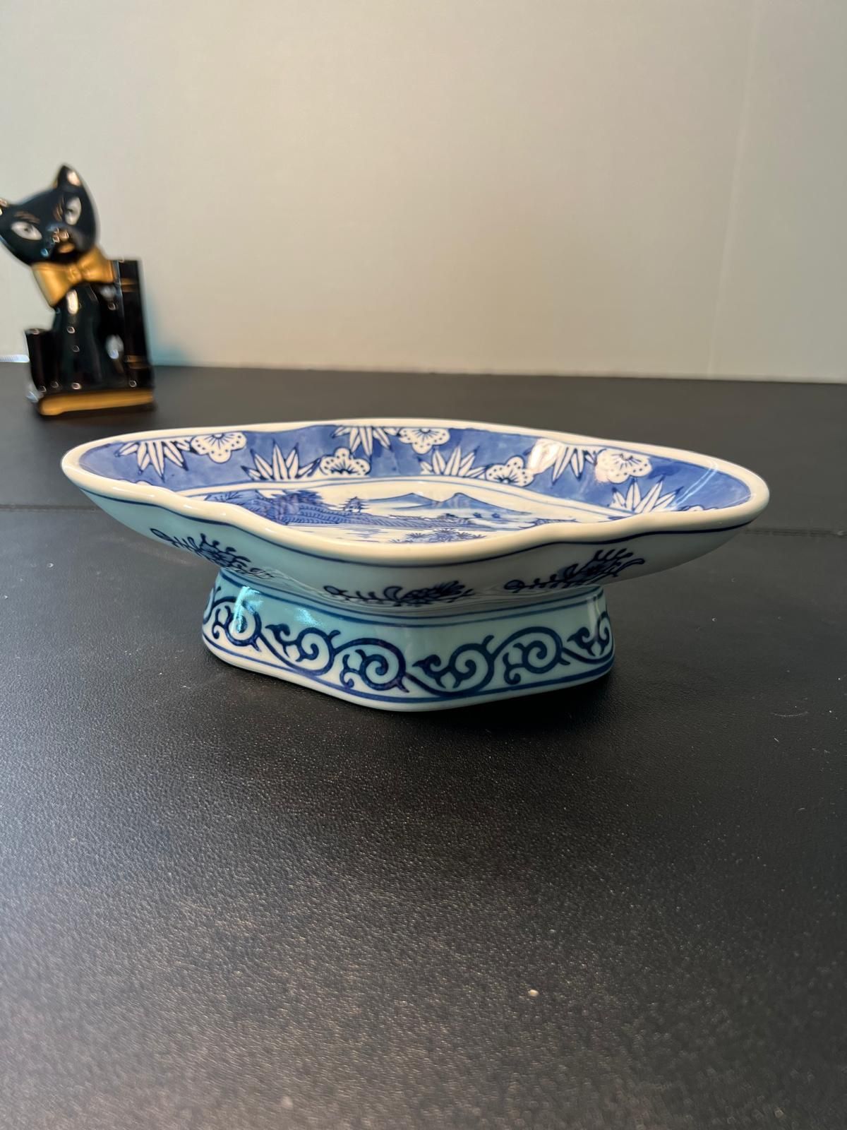 Chinese Export Vintage 1950s Porcelain Canton Footed Bowl Dish Qing Style