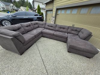 Sectional Couch With Delivery