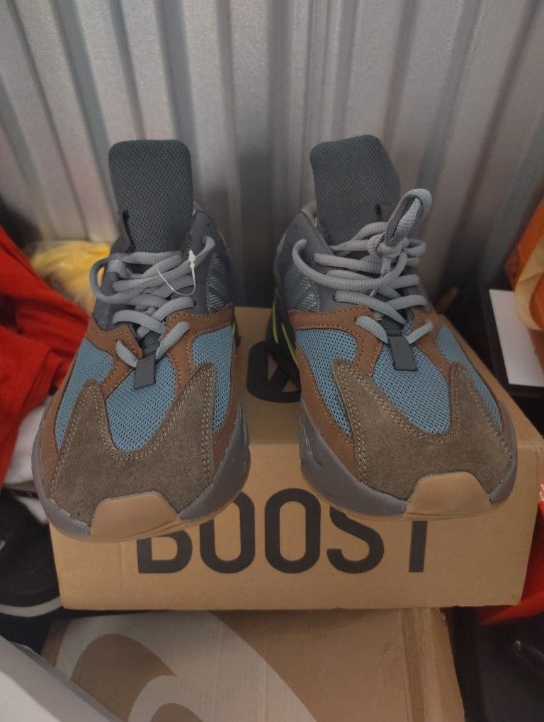 Adidas Yezzy Sneakers