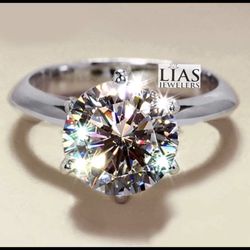 New 18k White Gold Engagement Ring 