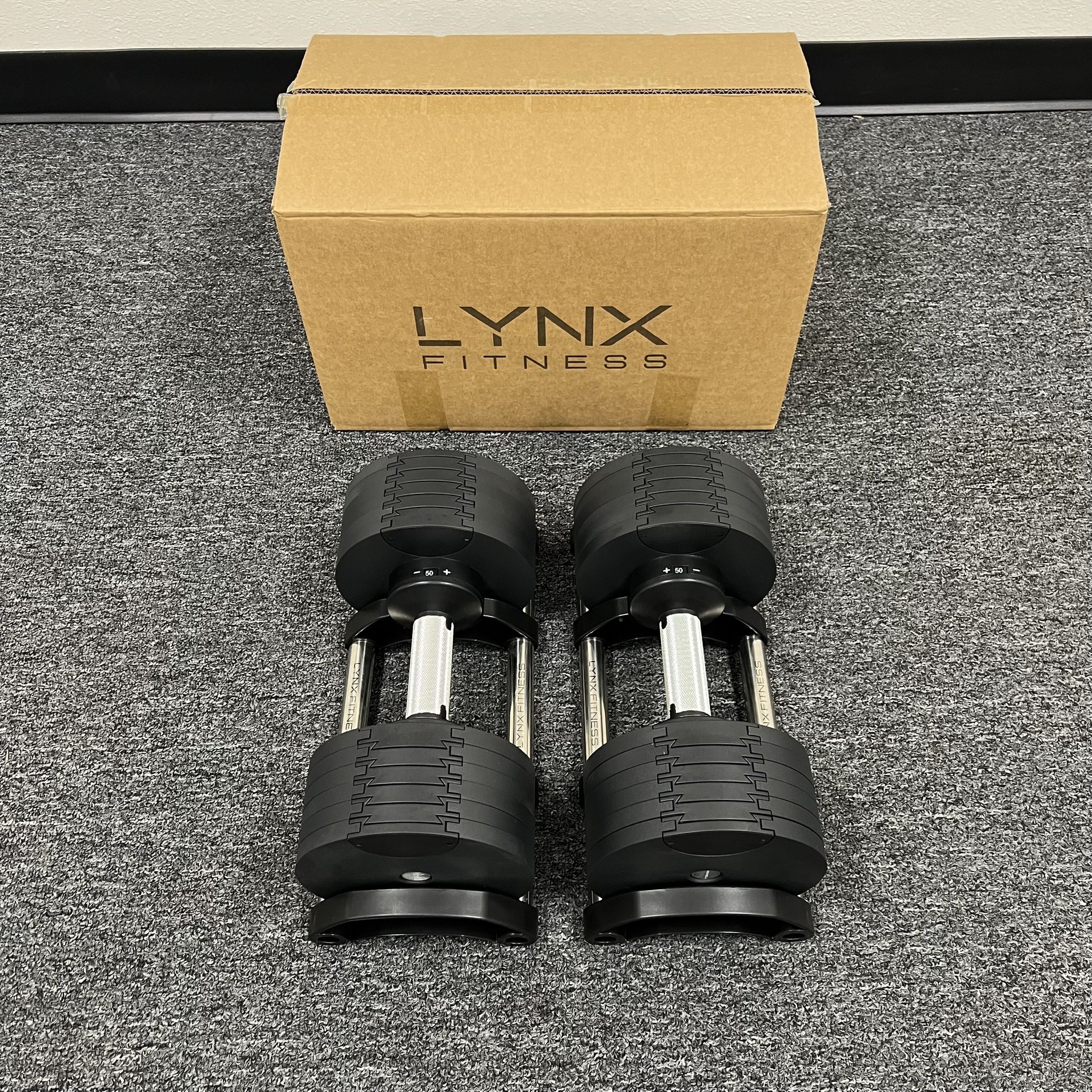 ( BRAND NEW IN BOX ) Pair Of 50lb Adjustable Dumbbells - Click On My Profile For More Gym Equipment