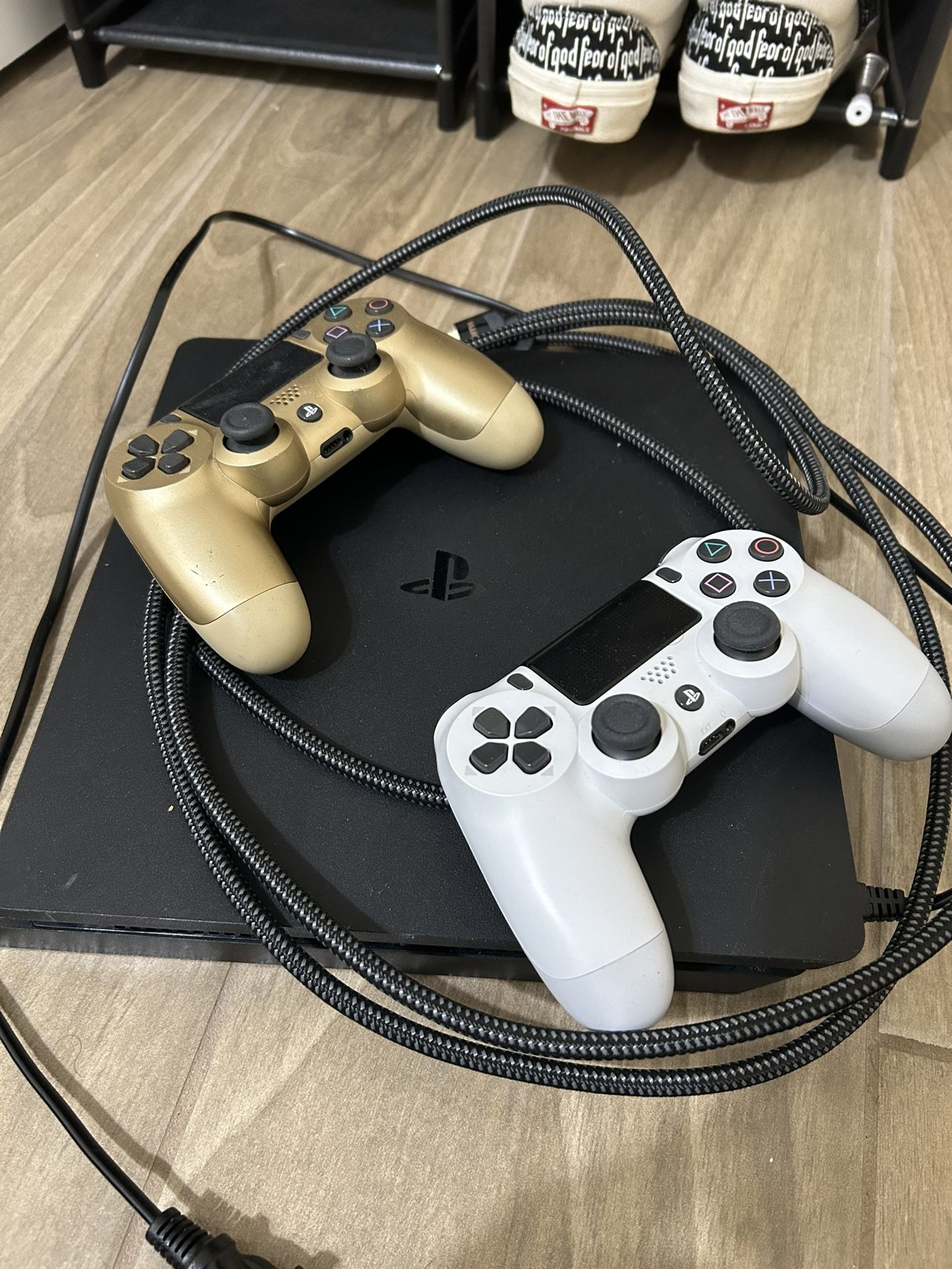 Ps4 Slim 1tb With Accesories + Games