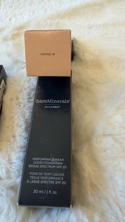 bareMinerals BAREPRO Liquid Foundation – Toffee 19