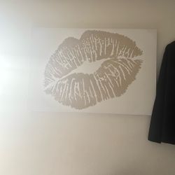 Kiss Frame Canvas
