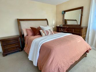 Queen Wood Bedroom Set with Bed, Dresser, and Nightstand