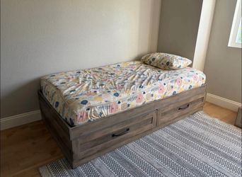 !!!Twin bed frame with matching dresser!!!
