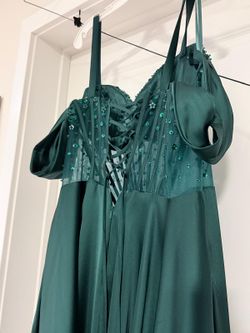 Emerald green prom dress