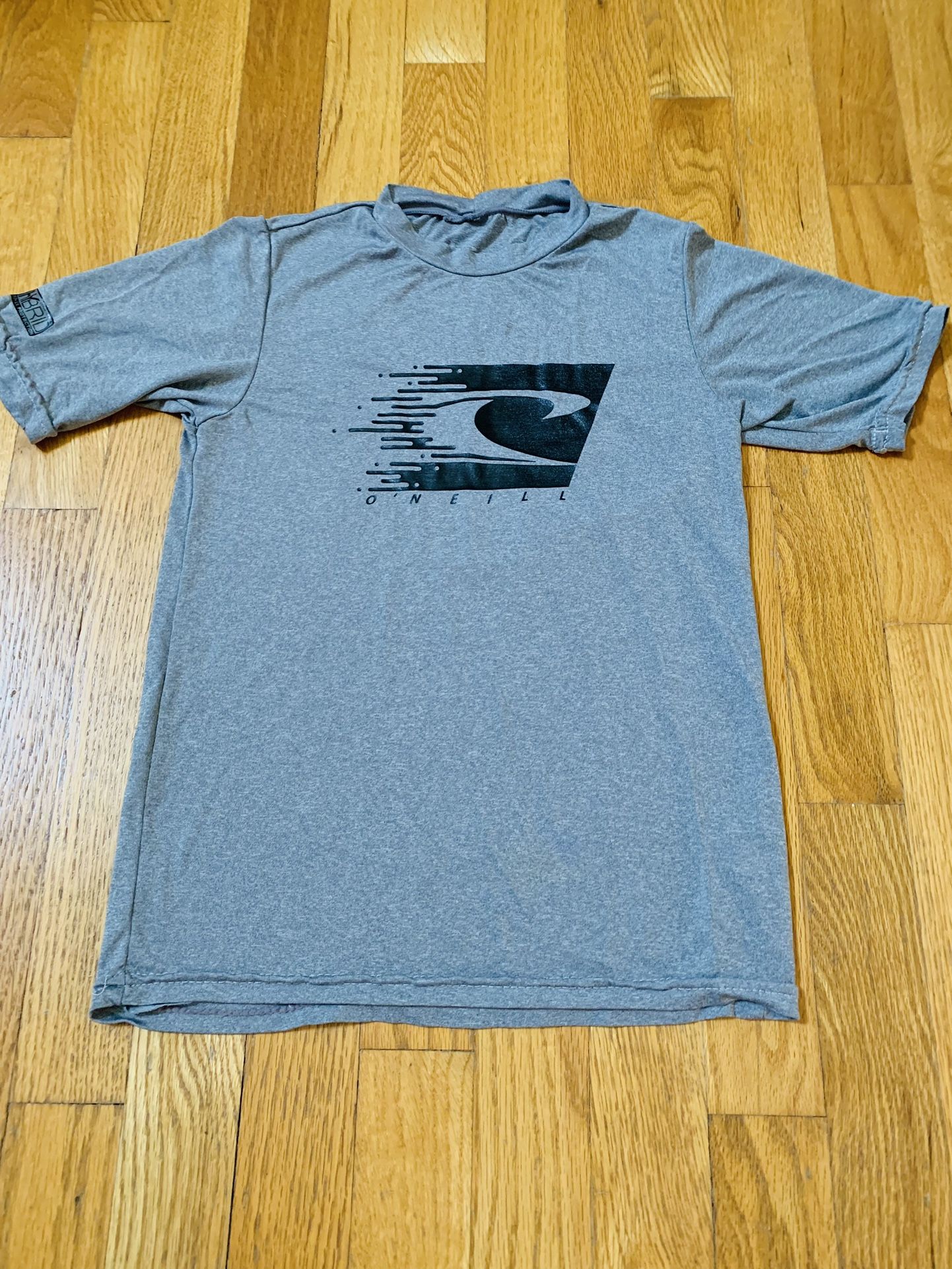 Boys O'Neill Slim Fit Surfing Swimming Beachwear UV Resistant Size 6 Swim Shirt, EXCELLENT Condition