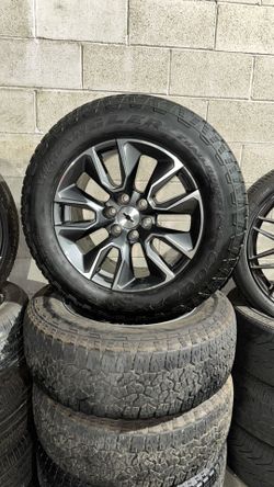 4 Rims OEM 20 Inch Chevy 275 60 20 Goodyear 
