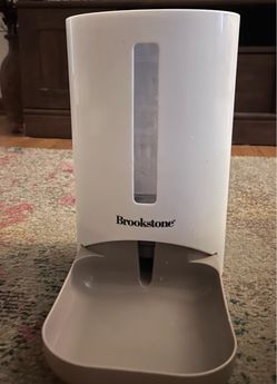 Brookstone gravity water dispenser for pets