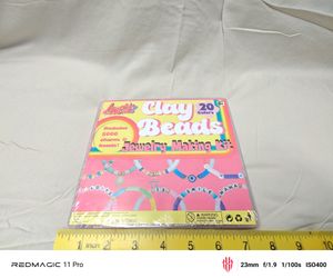 🎀☃️Lovely Moon Clay Beads Jewelry Making Kit☃️🎀
