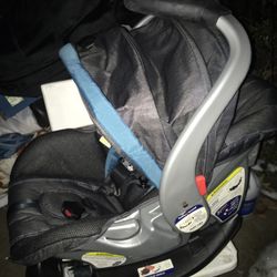 Lnew Infant car seat carrier with snap and go bass all for only $50