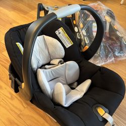 Chicco KeyFit 30 Infant Car Seat + 2 Bases – Excellent Condition