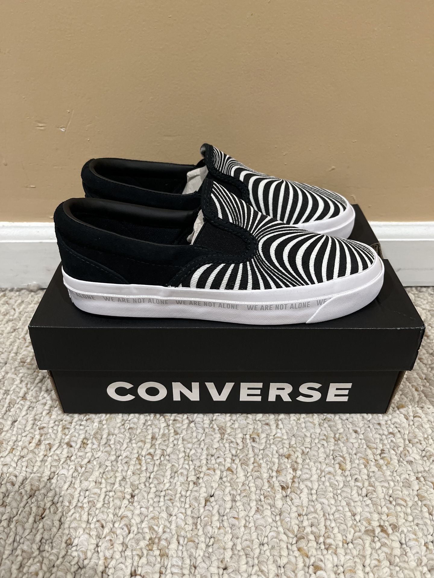Kids Converse Slip On Size 4.5