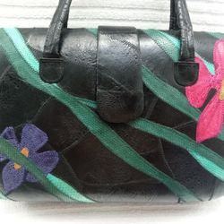 VINTAGE BLACK FLORAL EXOTIC LEATHER HANDBAG Two-Handle Hardshell