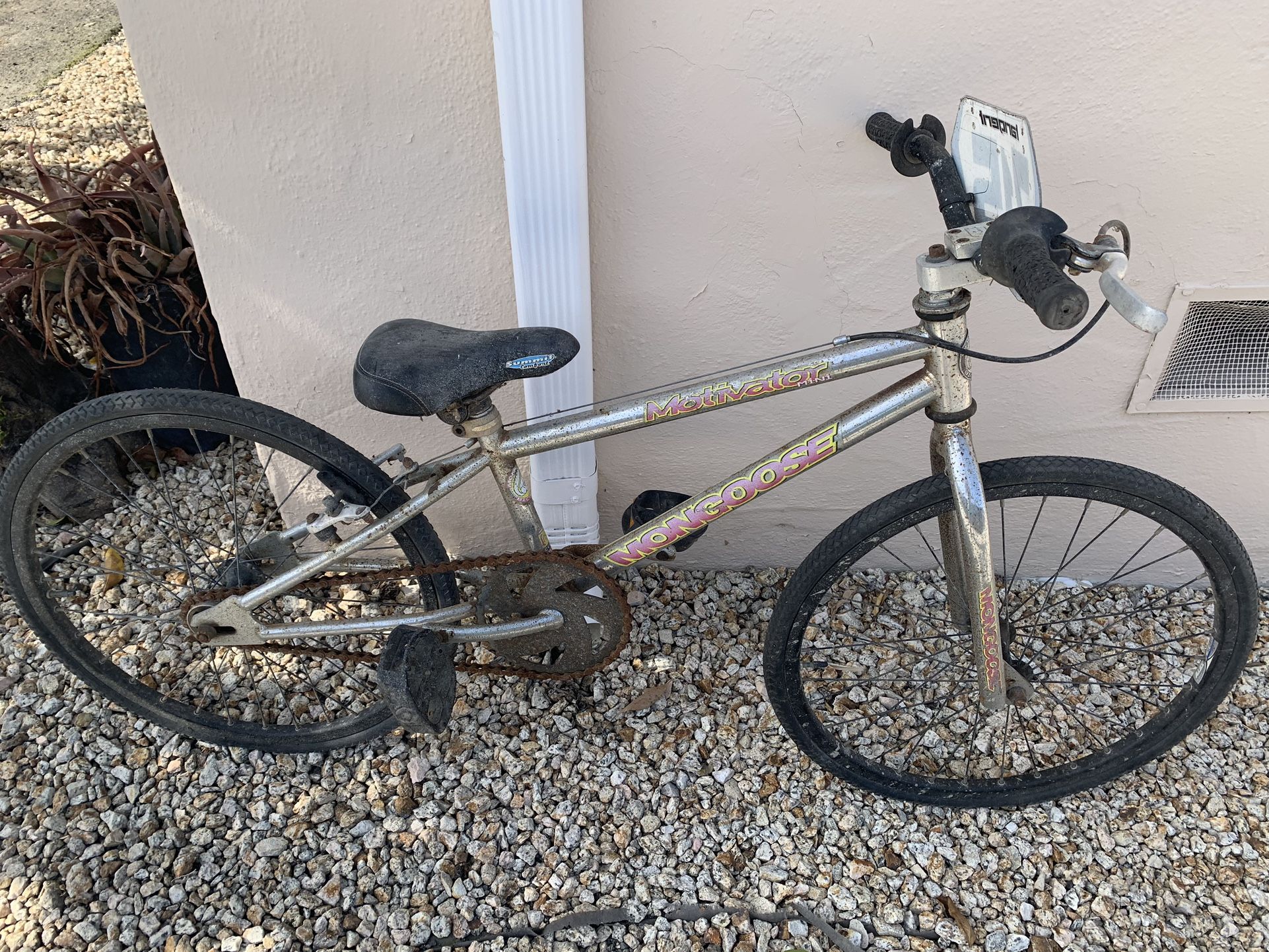 VINTAGE MINI MONGOOSE BMX BIKE