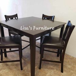 Kitchen Table With Four Matching Chairs 
