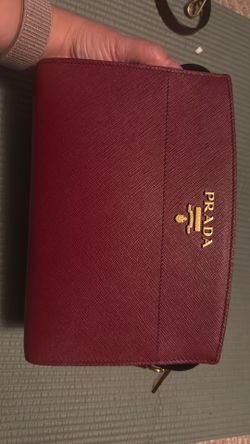 Pre loved camera bag prada crossbody bag