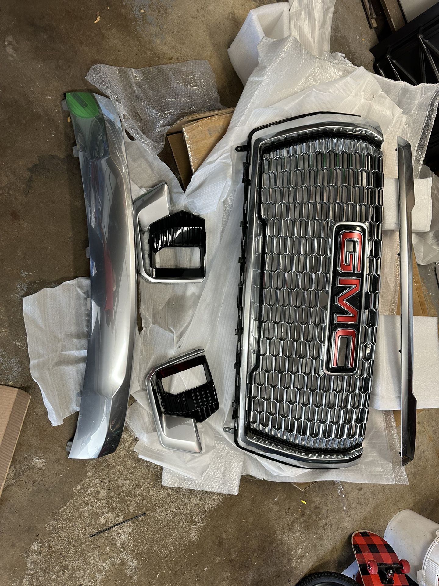 2023 GMC Yukon Denali Front Grill