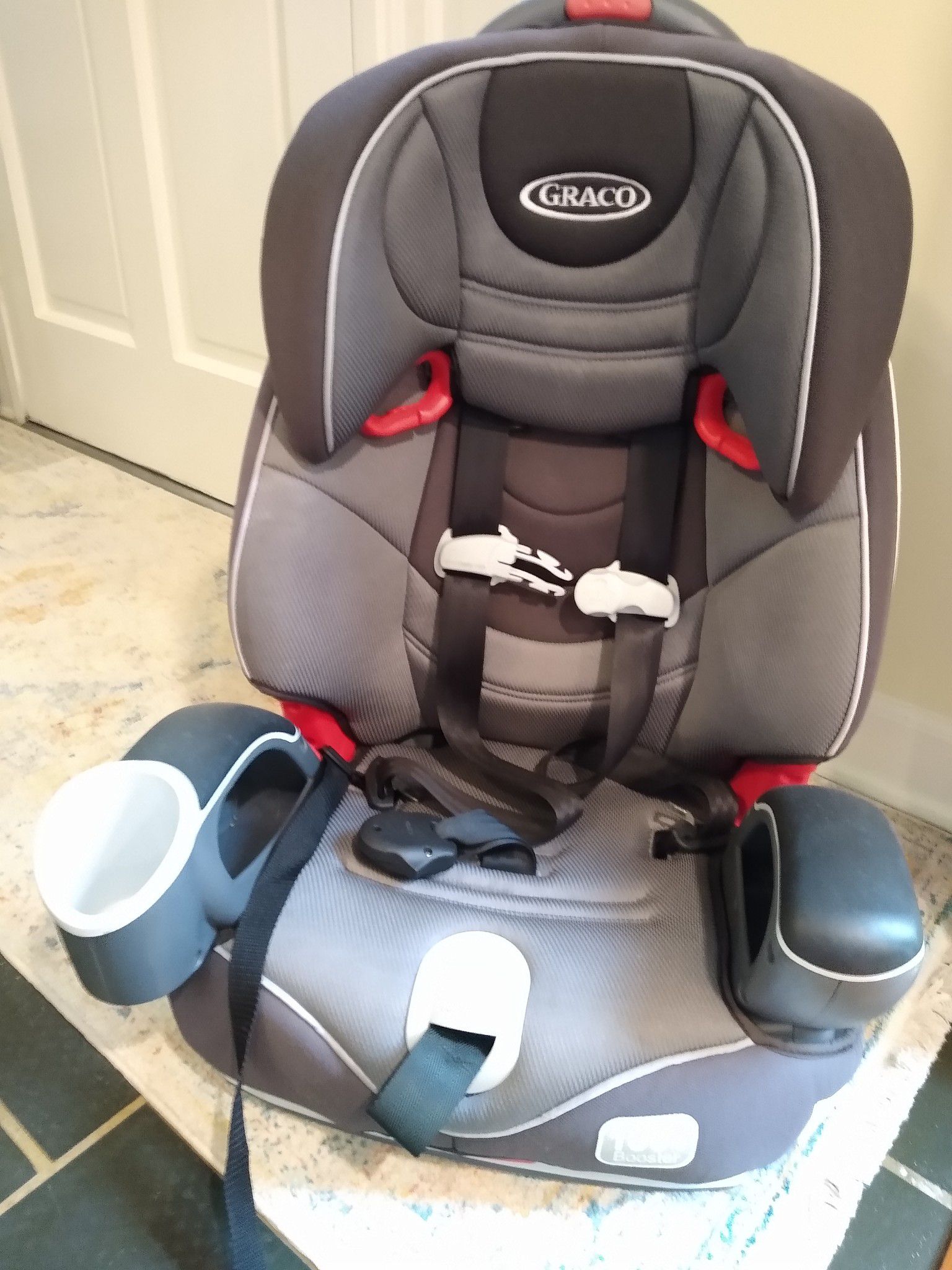 Like new Graco Nautilus 65 3-in-1 harness booster car seat