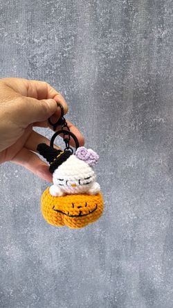 Halloween Kitty With Pumpkin Keychains 