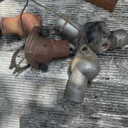 Thermostat housing
