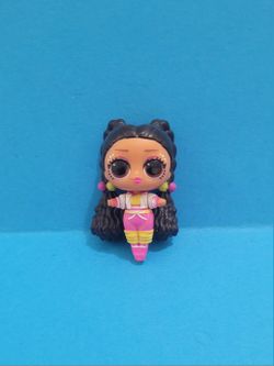 lol Mini Move & Groove Series 3 Vault Queen No Base - Mini Doll Only.
