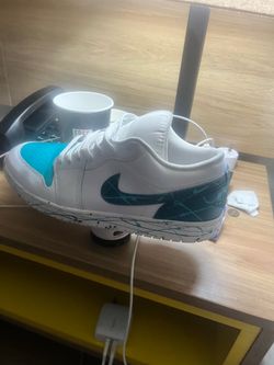 JORDAN 1s (11.5)